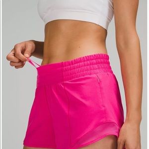 LULULEMON New Hotty Hot HR Short 2.5" - Sonic Pink